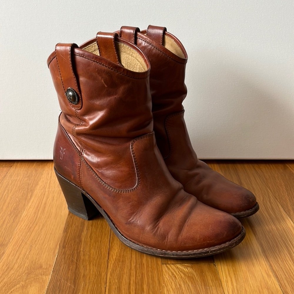 Frye Jackie Button ankle boots, cognac